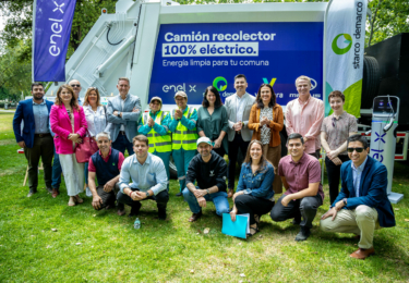 Vitacura y EnelX presentaron el primer camión de recolector eléctrico de la comuna
